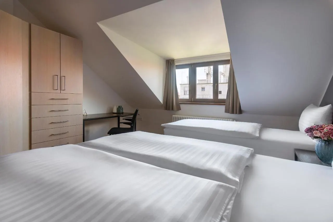 Bohemian Dreams Apartments And Suites By Dwellfort Prága