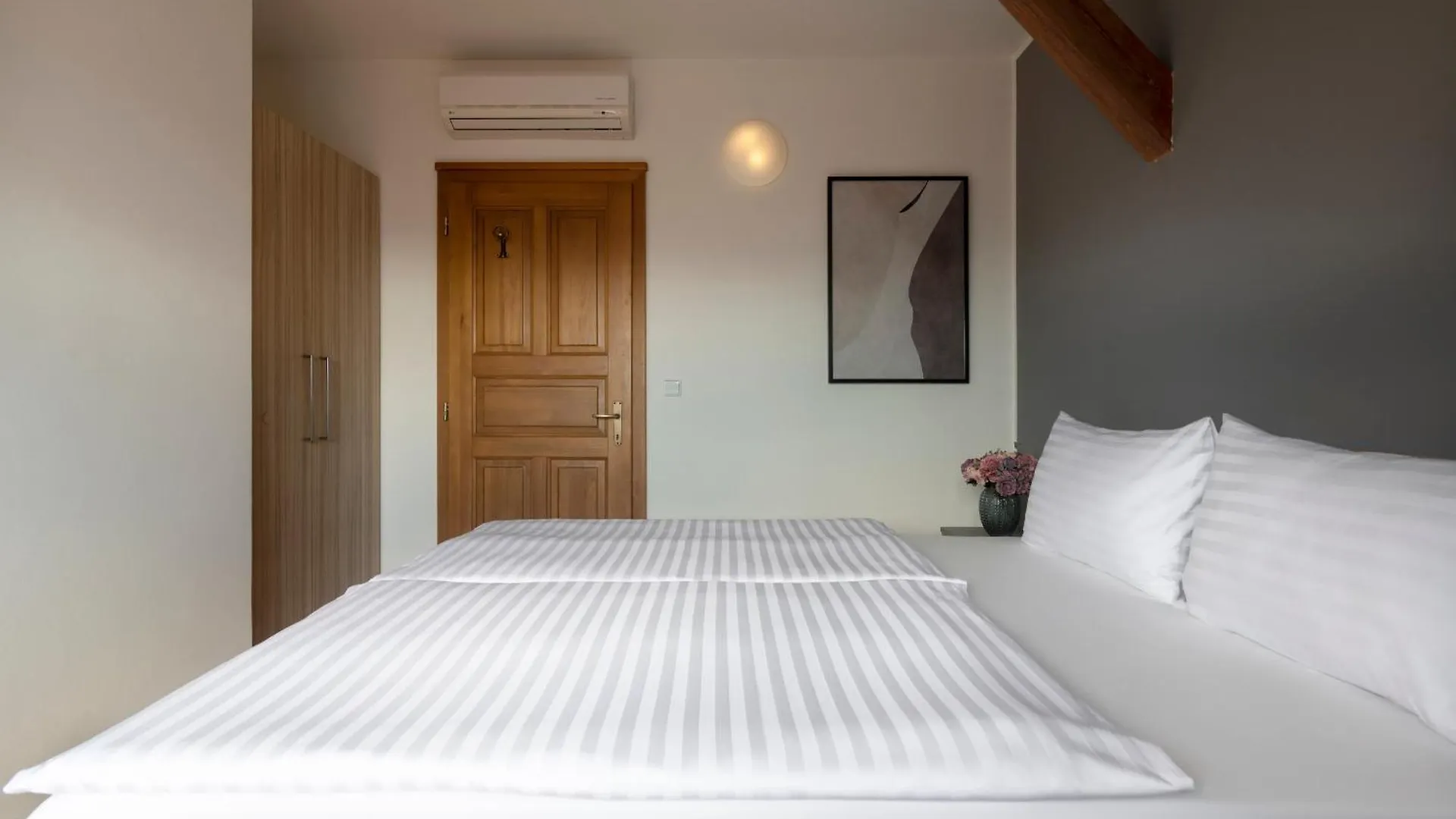 **** Aparthotel Bohemian Dreams Apartments And Suites By Dwellfort Prague Czech Republic