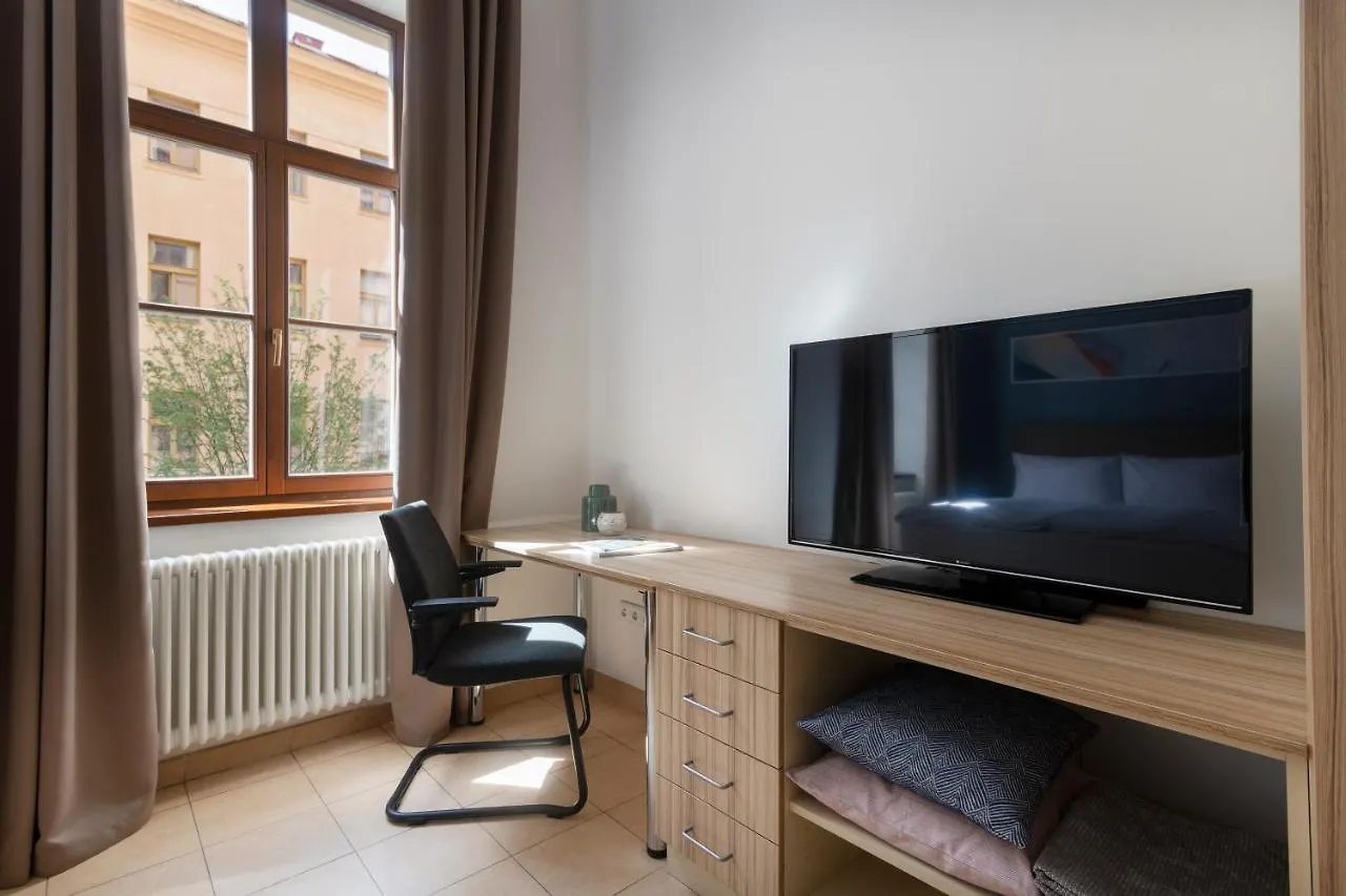 Bohemian Dreams Apartments And Suites By Dwellfort Praga Aparthotel