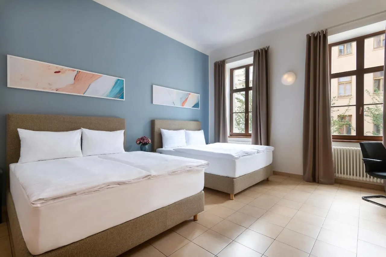 Bohemian Dreams Apartments And Suites By Dwellfort Praga 4*,