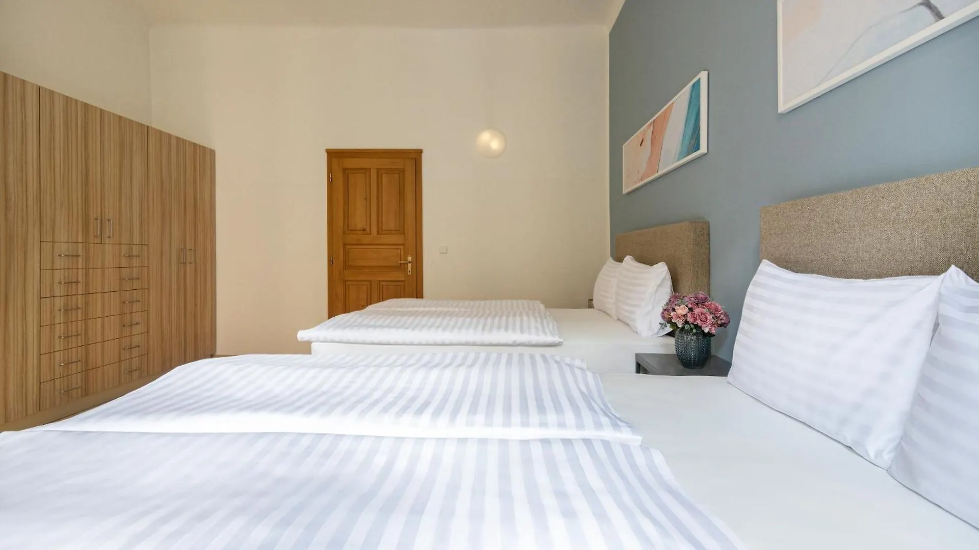 Bohemian Dreams Apartments And Suites By Dwellfort Prague 4*,  Czech Republic
