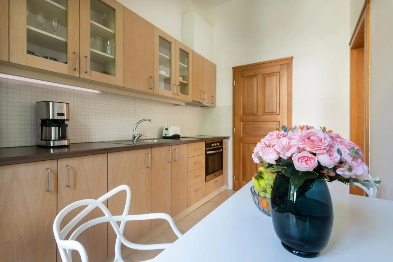 Bohemian Dreams Apartments And Suites By Dwellfort Praga 4*,  República Checa