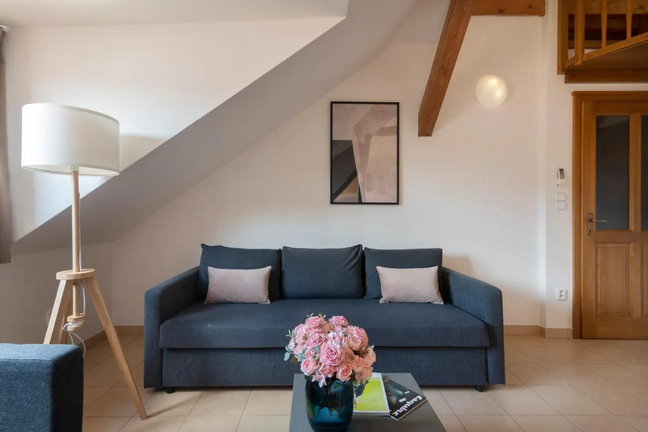 Bohemian Dreams Apartments And Suites By Dwellfort Praga Apartahotel