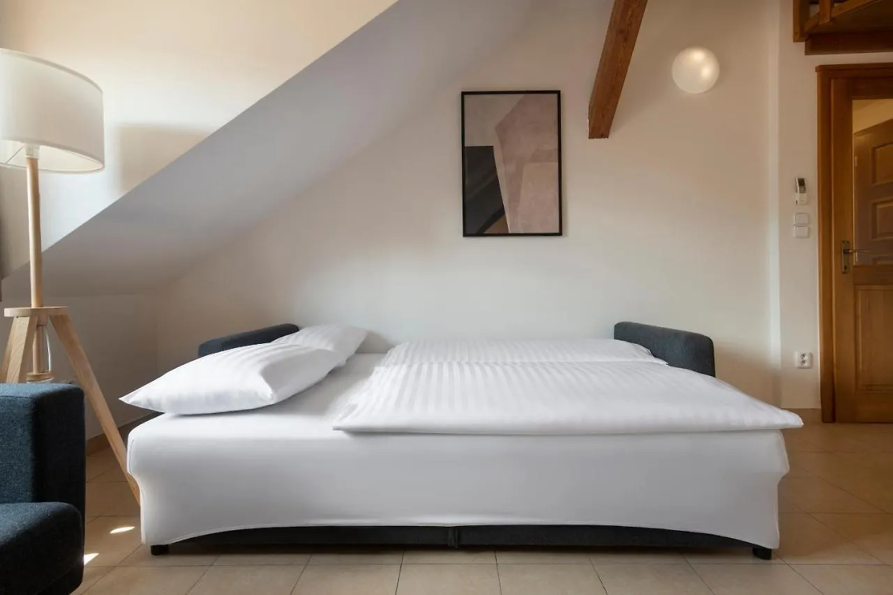 Bohemian Dreams Apartments And Suites By Dwellfort Praga