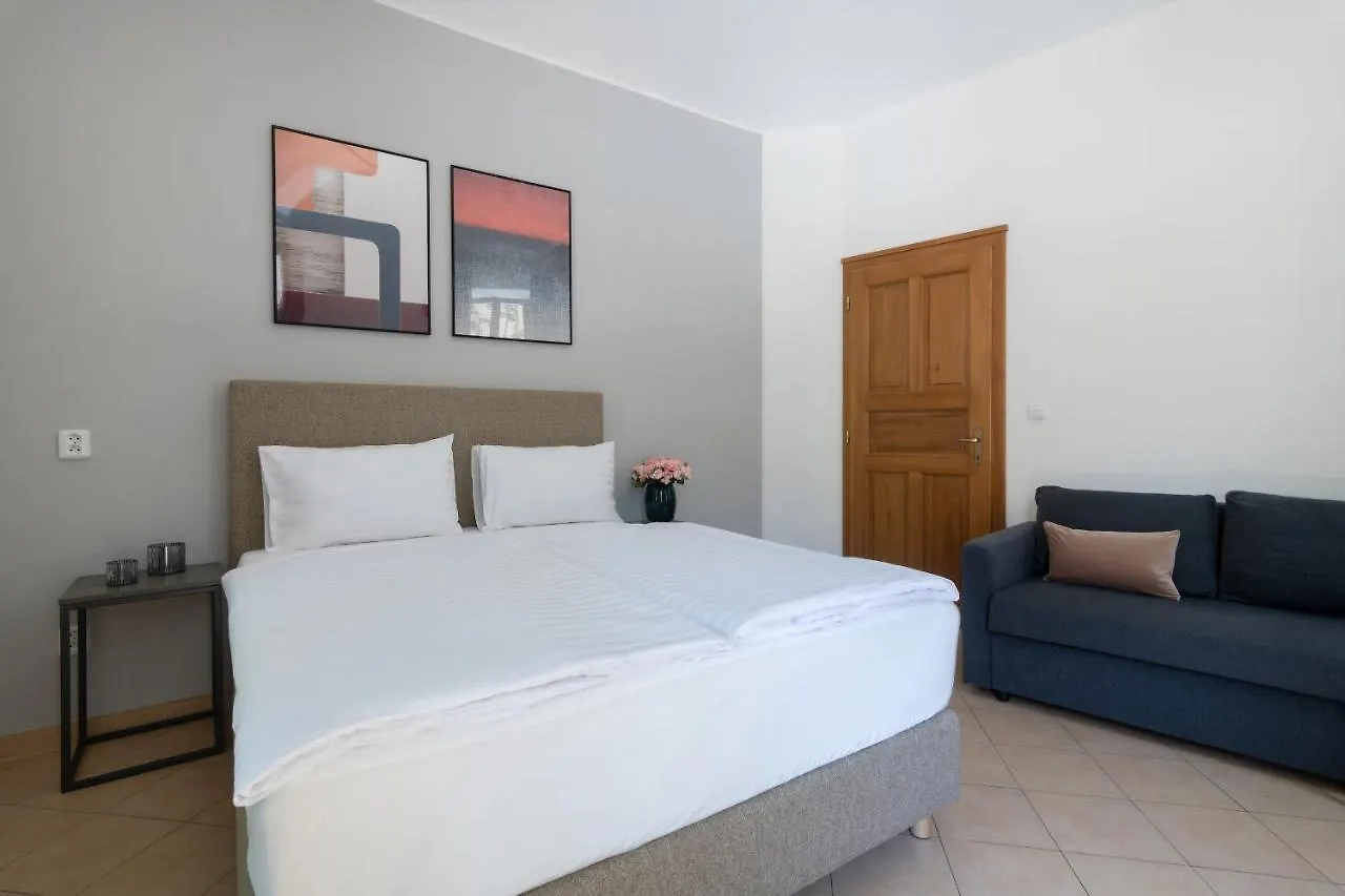 Bohemian Dreams Apartments And Suites By Dwellfort Praga