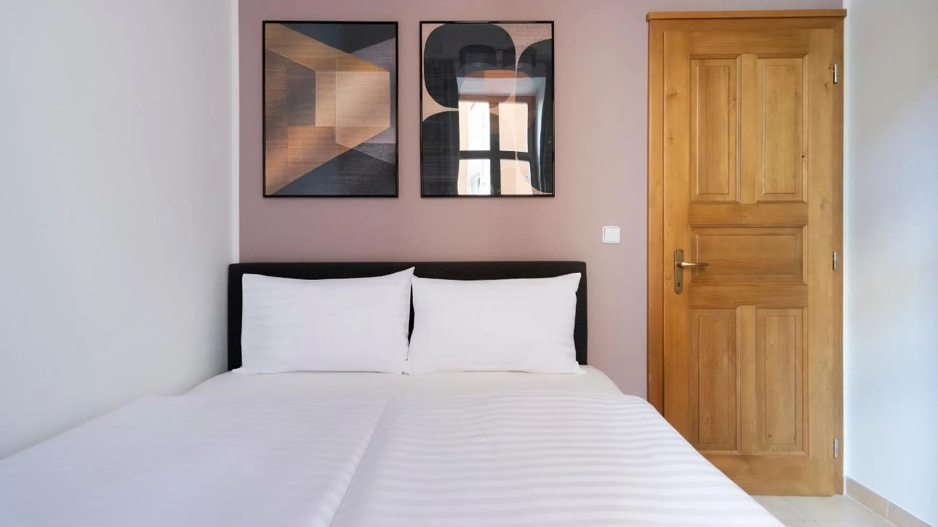 Bohemian Dreams Apartments And Suites By Dwellfort Praga República Checa