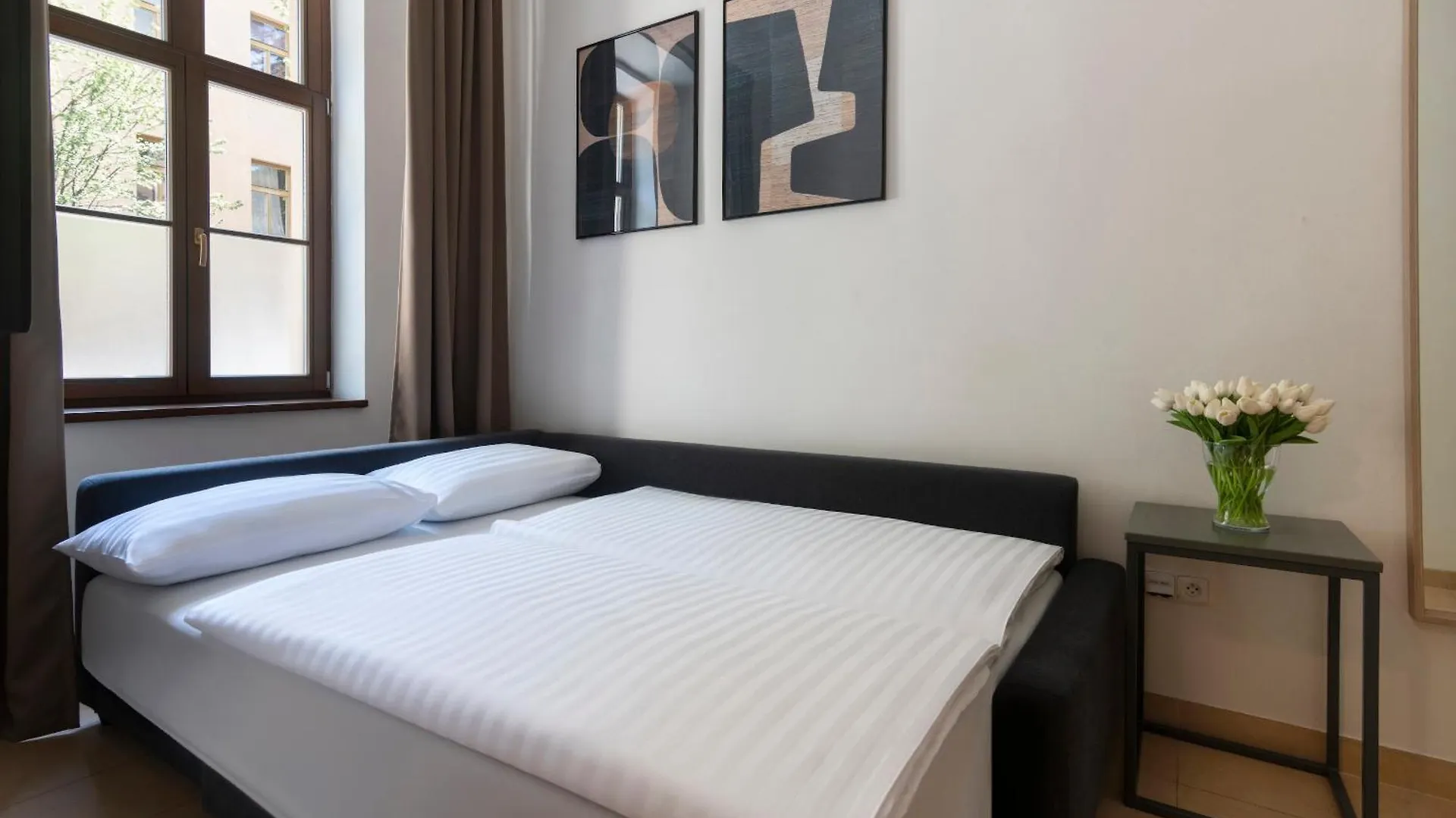 Bohemian Dreams Apartments And Suites By Dwellfort Прага