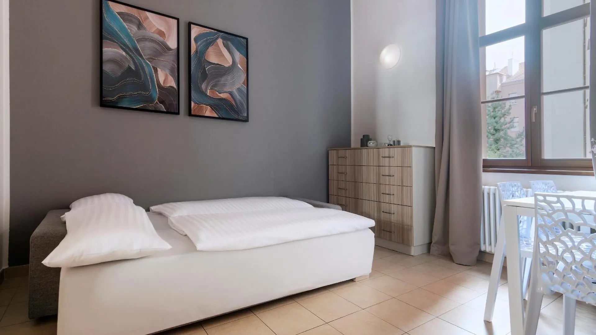 Bohemian Dreams Apartments And Suites By Dwellfort Praga